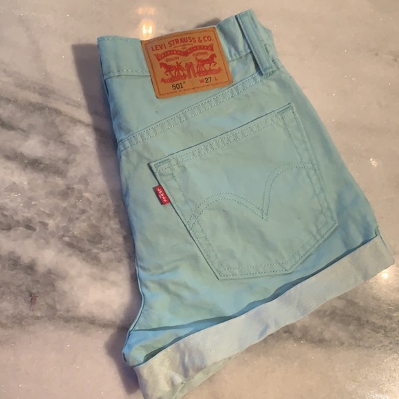 Women’s Levi shorts - Picture 4 of 4